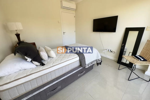 Apartamento En Alquiler De 3 Dormitorios Con Piscina Y Parrillero En Veramansa - Mansa