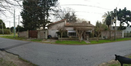 Casa En Venta - 2 Dormitorios 2 Baños - Cochera - 1371mts2 - Villa Elisa, La Plata