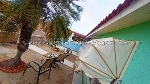 Imagen 11 de 12 de Linda Y Amplia Casa En Puerta Maraven Punto Fijo Falcon