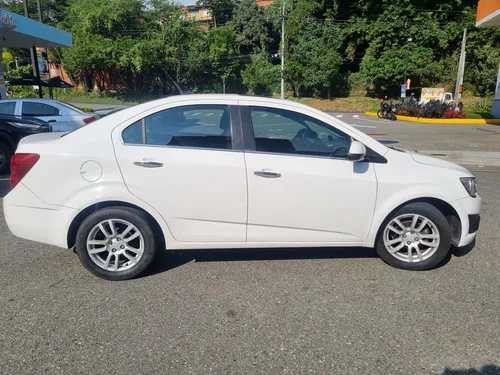 Chevrolet Sonic 1.6 Lt 5 p Automática