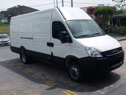 Iveco Furgon/pasajeros 55c17- Buceo Car´s
