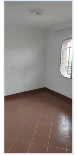 Casa Itagui Grande Terraza Con Techo Excelente Sector
