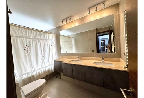 Casa En Las Condes/ S C De Apoquindo Condominio