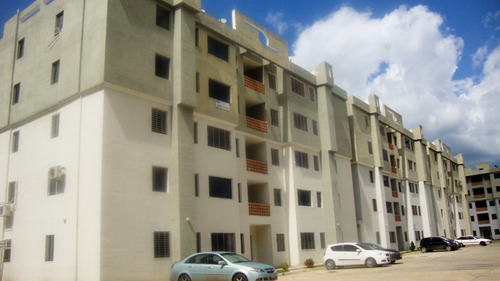 Imagen 2 de 13 de Apartamento De Tres Habitaciones Dos Baños Un Puesto De Estacionamiento