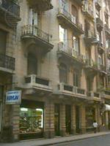 Imagen 3 de 8 de Importante Local A Refaccionar Totalmente.