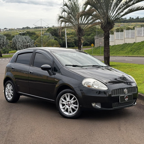 Fiat Punto 1.6 16V 4P FLEX ESSENCE DUALOGIC AUTOMATIZADO