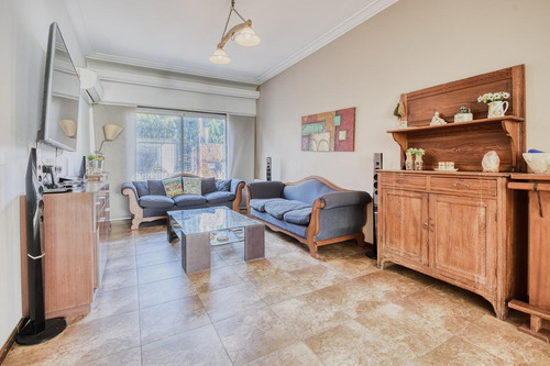 Imagen 4 de 30 de Impecable Casa En Venta Con 4 Dormitorios Mas Dependencia! Jardin Pileta Y Parrilla!