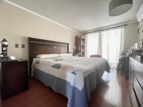 Casa 5 Dorm + Servicio (95981)