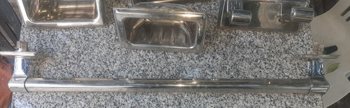 Accesorios De Baño Aluminio Usado Plateado (Usado)