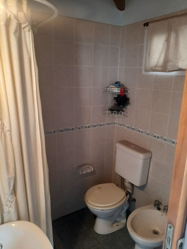 Inmueble Con 2 Departamentos A La Venta