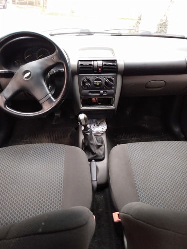 Vende-se Chevrolet/classic Ls 1.0 Flex 2011/2012 Cor Branca