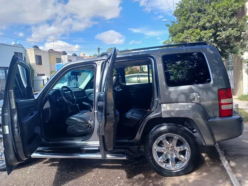 Jeep Liberty Sport 4x2 At