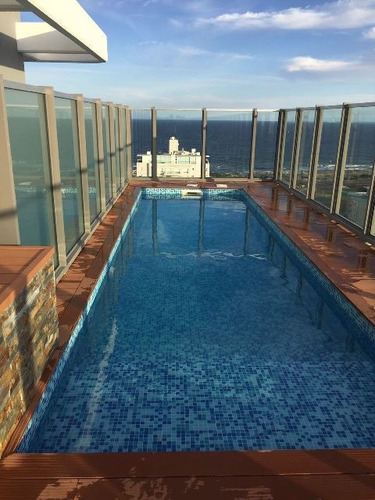 Apartamento En Venta De 2 Dormitorios En Playa Brava