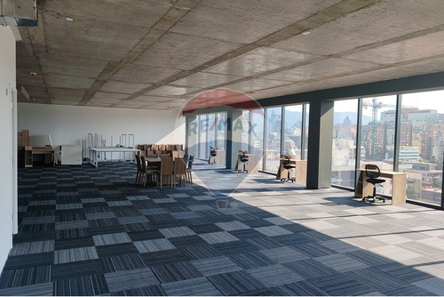 Oficinas En Planta Libre En Los Leones