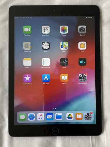 iPad  Apple   A1474 9.7  (no Incluye Cargador Ni Cable)