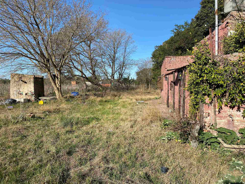 Imagen 7 de 10 de Lote De 3500 Mts Con Casa A Reciclar En Venta Mercedes B