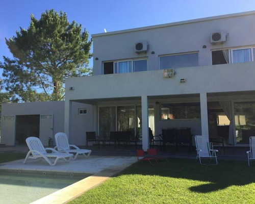 Casa De 4 Dormitorios C/ Piscina La Herradura