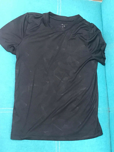 Playera Deportiva Negra Para Niño Talla 14 A 16 (Usado)