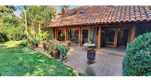 Linda Y Amplia Casa, Para Disfrutar La Naturaleza