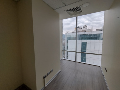 Excelente Oficinas De 236m2 Habilitadas En Arriendo
