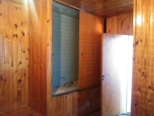 Casa De 4 Ambientes Y 2 Baños En Bernal Oeste.