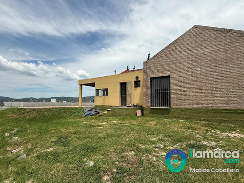 Villa Del Lago En Carlos Paz Toda En Planta Baja Con Vistas Increibles