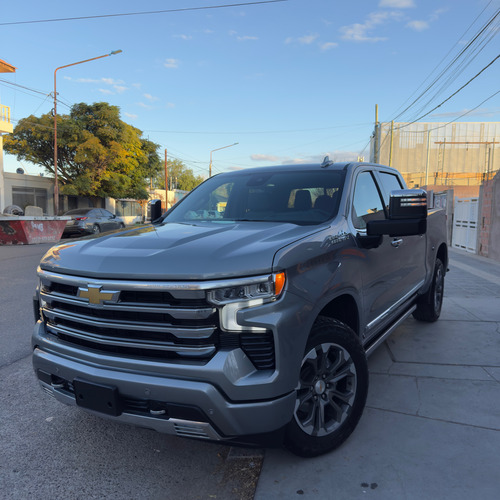 Chevrolet Silverado 5.3 V8 High Country