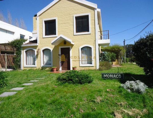 Muy Linda Casa En El Centro De La Barra -ref:3517