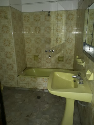 Venta Casa Barrio Las Delicias, Zona Sur.