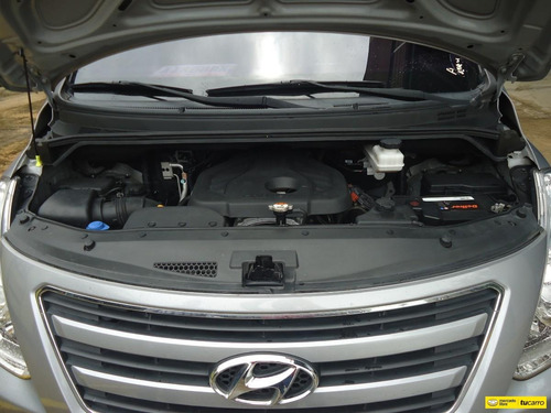 Hyundai Grand Starex Mini Van