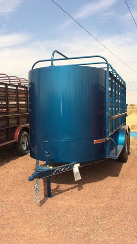 Imagen 4 de 5 de Remolque Ganadero Para 3000 Kg Divicion Al Centro Varios Col