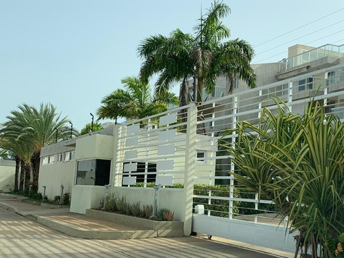 Imagen 4 de 4 de Alquiler Fijo Bello Apartamento Pb. Playa El Angel