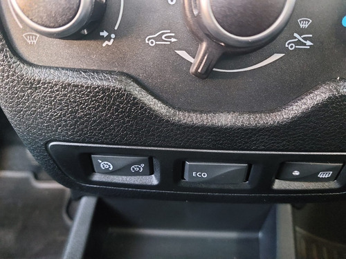 Imagen 16 de 18 de Renault Kangoo Stepway 1.6