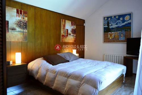 Casa De 5 Dormitorios Y Piscina En Zona De Cantegril- Ref: 4334
