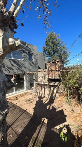Casa 2 Dormitorios En José Wenceslao Agusti - Arguello.