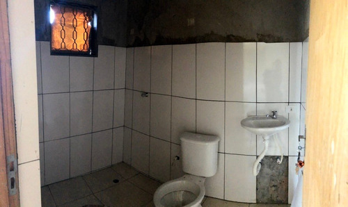 Chácara Com Bela Casa E Lagoa