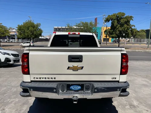 Chevrolet Cheyenne 5.3 2500 Crew Cab Lt 4x4 Mt