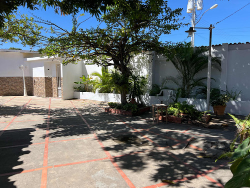 Casa En Venta Av Cancamure Cumana Ideal Para Posada Restaura