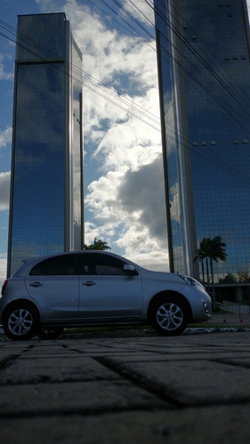 Imagem 1 de 10 de Nissan March 2016 1.0 12v Sv 5p