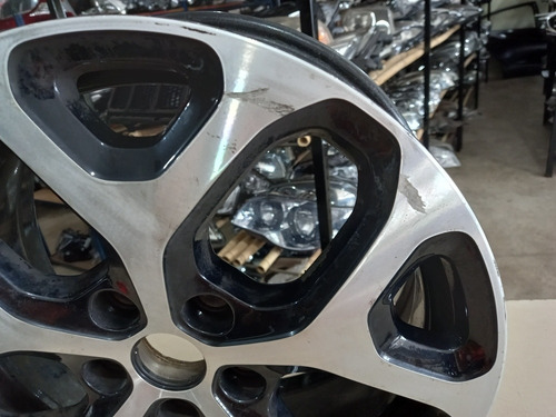 Roda Aro 17 Renault Captur Original Com Riscos (Usado)