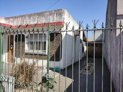 Casa 3 Ambientes Con Patio Y Parrilla, Constitución 400 Merlo Pcia Bs As
