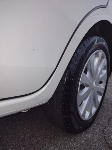 Imagem 12 de 15 de Nissan Versa