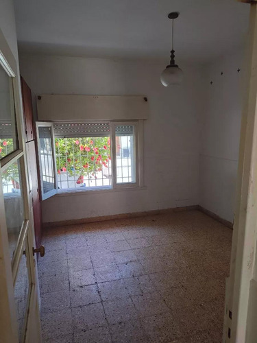 Casa En Venta - 2 Dormitorios 1 Baño - 126mts2 - Azul