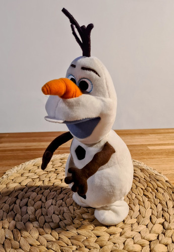 Olaf Walk & Talk. Frozen.