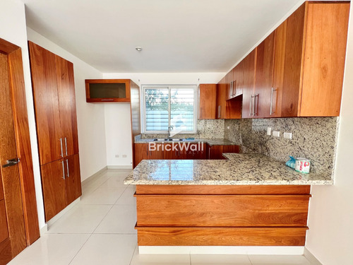 Primer Nivel De Alquiler En Villa Maria Santiago