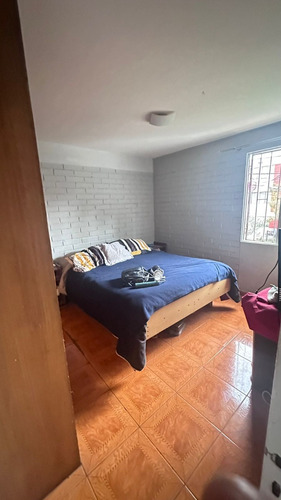 Depto En Venta, Segundo Piso, Excelente Ubicación, Macul.