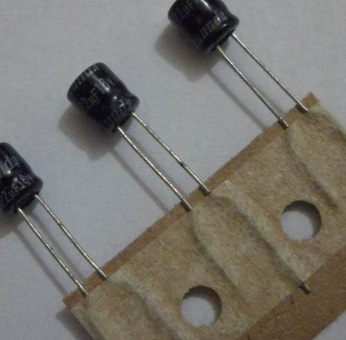 Capacitor Eletrolítico 22uf 16v Kit C/ 50 Pçs.