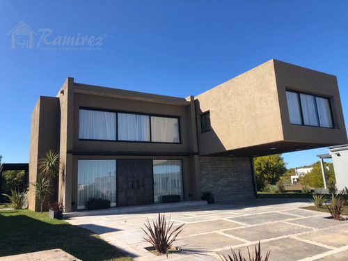 Casa Quinta 6 Ambientes En Venta - Costa Esmeralda, Pinamar