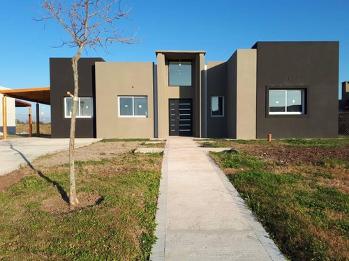 Imagen 2 de 23 de Casa En Venta En El Canton Barrio Puerto Lote A Espejo De Agua