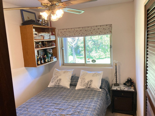 Imagen 12 de 25 de Casa Con Hermoso Parque En B° Los Robles Del Monarca Dueño Vende
